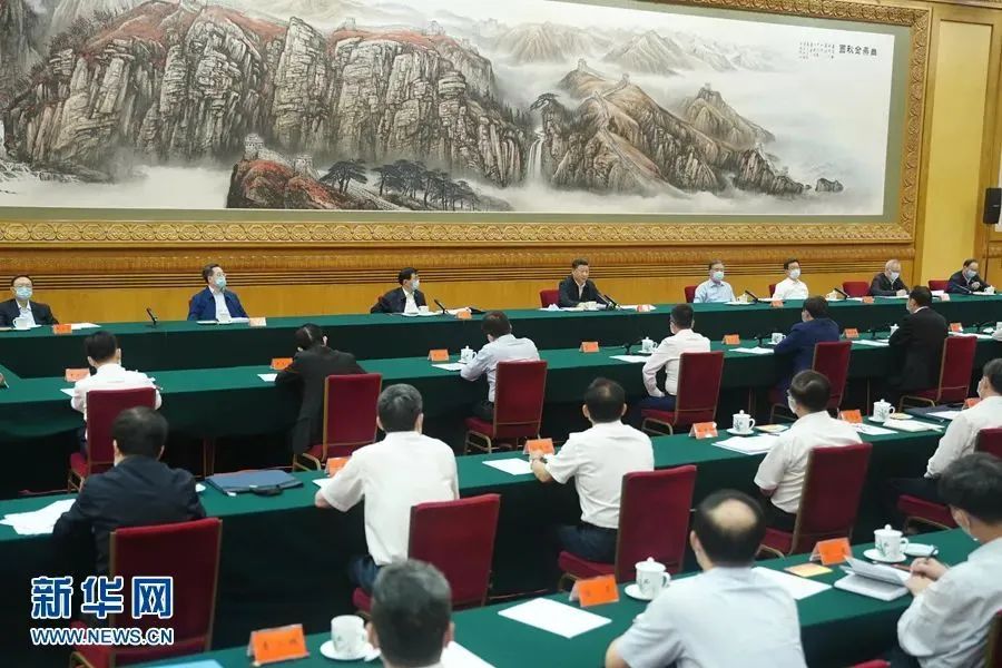 周育先加入企业家座谈会：要弘扬企业家精神，，，，，，勇于立异，，，，，，施展好央企的龙头刊行动用