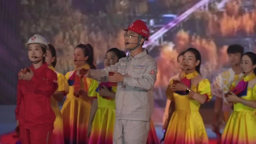  礼赞新中国 奋进新时代|ued在线官网“文化心连心”精彩语言节目~ 